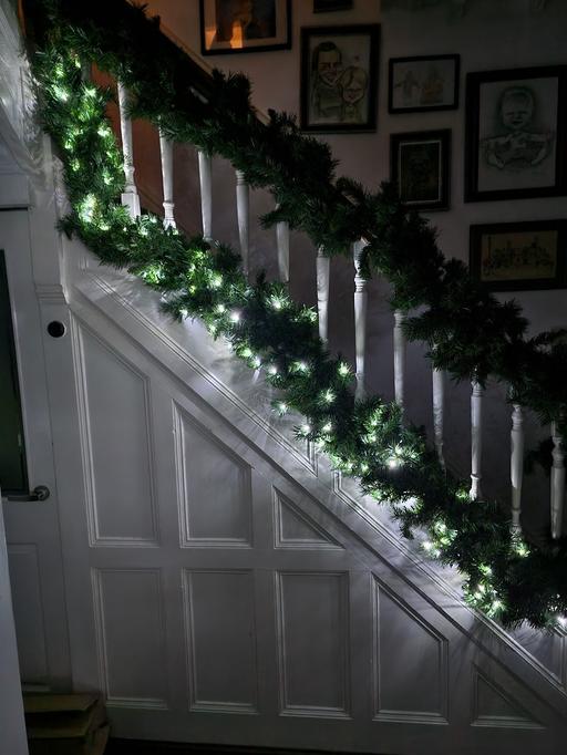  — 9 ft Prelit Garland 80 2 Chip LED lights