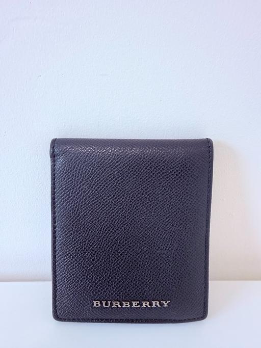  — Burberry Men’s Leather Bifold Wallet