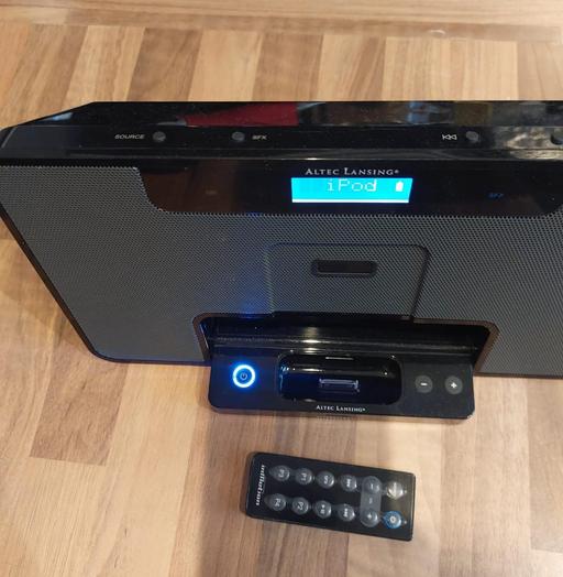  — inMotion iM600 Docking Speaker Aux in, FM RAD
