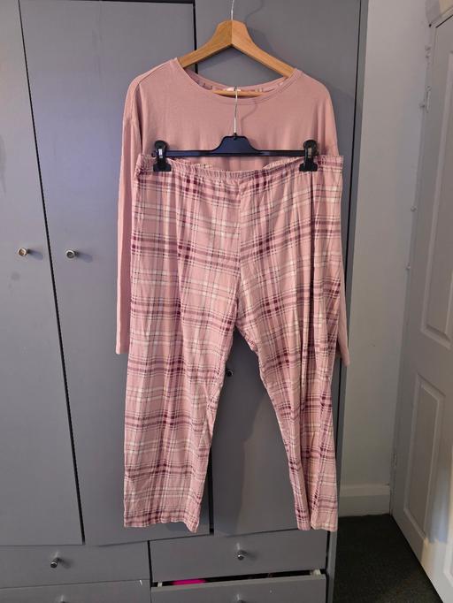  — Pyjamas