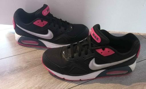  — Nike air max women's size 8 trainers