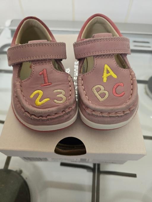  — size 4.5 f Clarks baby girls shoes