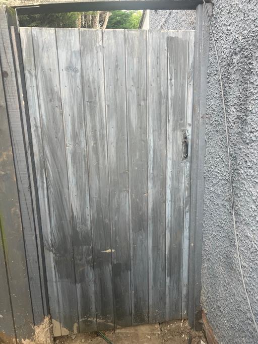  — Shed door
