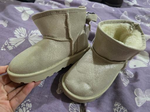  — NEW size 7 baby girls boots
