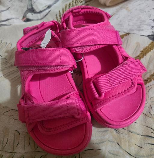  — NEW size 8 girls TU sandals