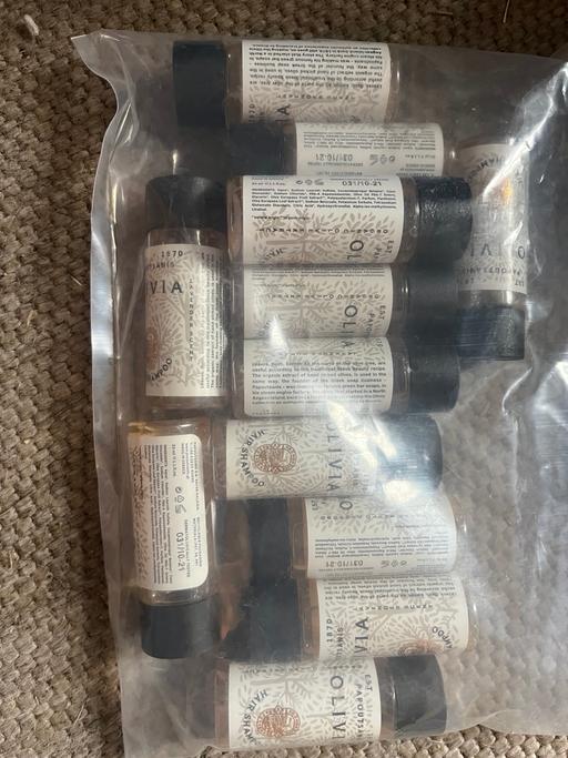  — 12 travel shampoos 2£ all a few sets