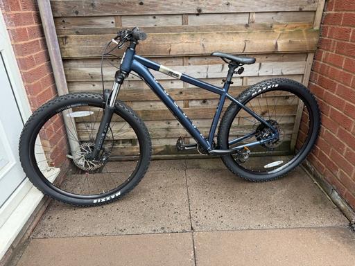  — Voodoo Braag 18” M Frame 29” Wheels Blue