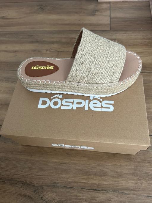  — Ladies sandles (few sizes)