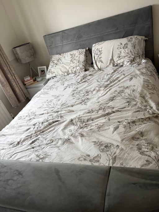  — Grey Tv Bed