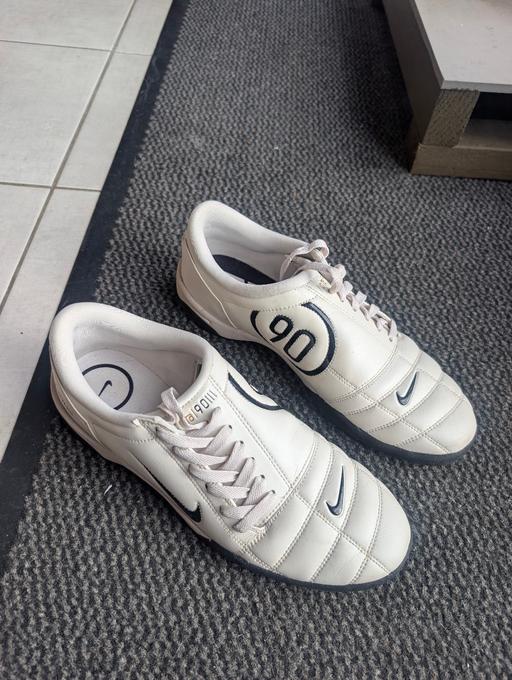  — Nike Total 90 trainers