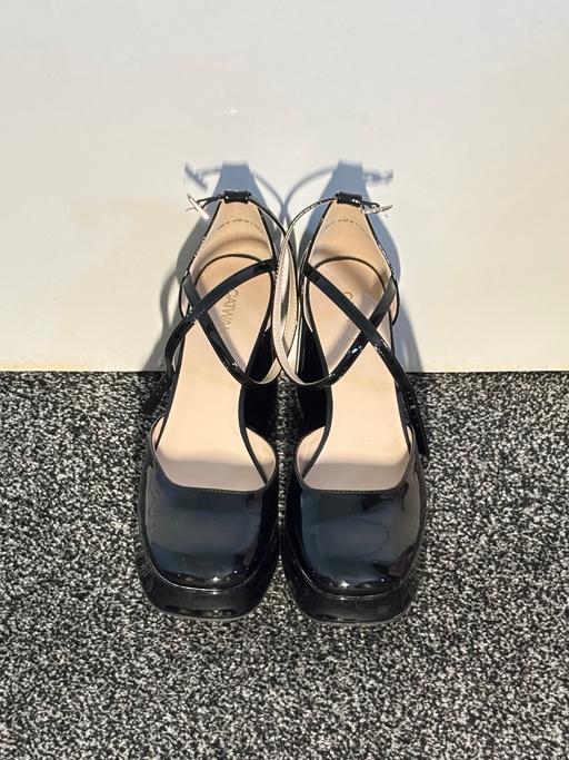  — Catwalk Women’s Size 7 Black Platform Heels