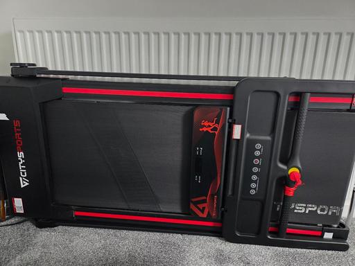  — Fold away walking pad / treadmill