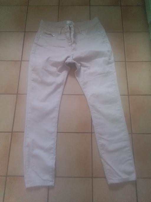  — LADIES LIGHT COLOURED JEANS