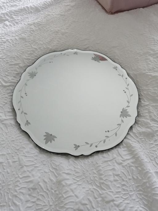  — venetian mirrored glass decorative plate