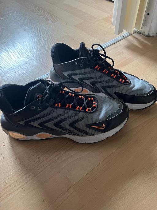 — Nike air max TW