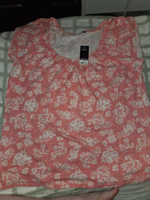  — size 22 new top