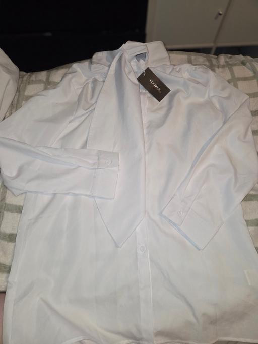  — UooZee long shirt size XL