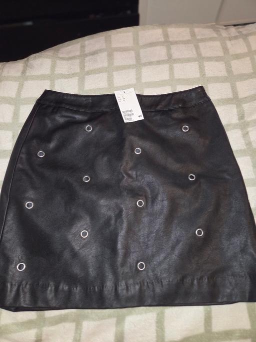  — H&M size 8 skirt