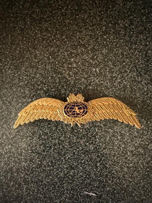  — Pilot wings pin badge