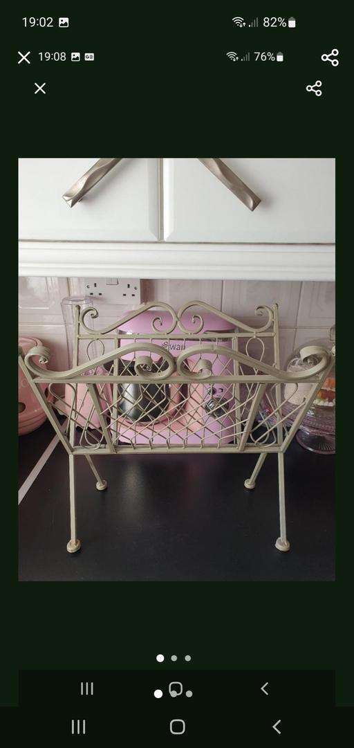  — vintage metal magazine rack