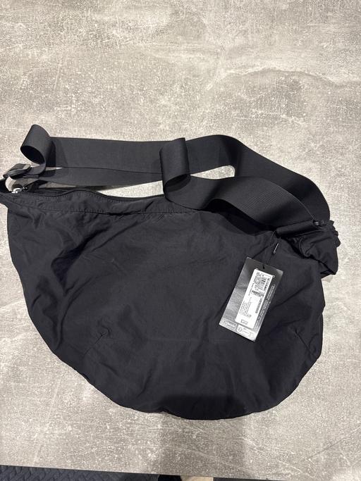  — M&S SHOWER RESISTANT BAG