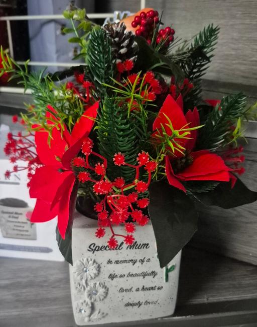  — special mum festive memorial planter