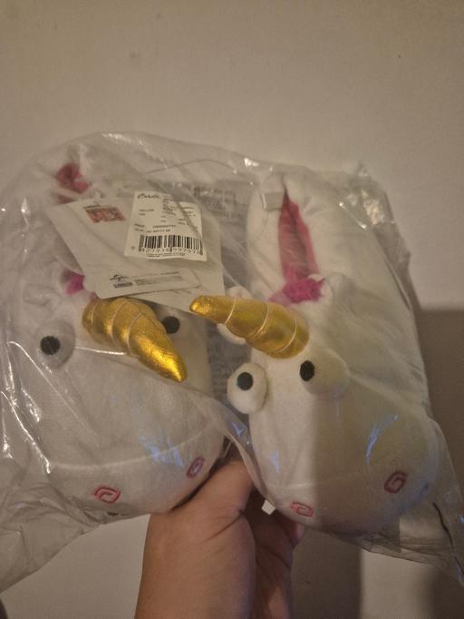  — new Kids Despicable Me Unicorn Slippers