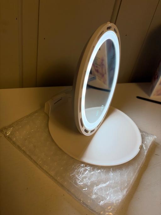  — Bellalicious compact led fan mirror