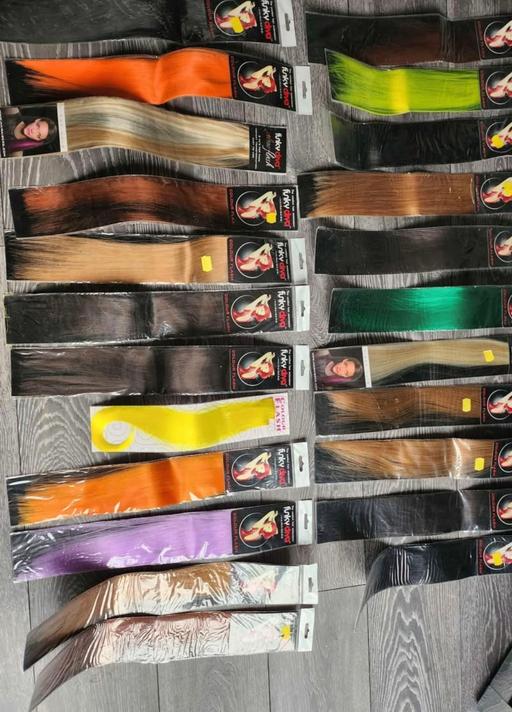  — coloured synthetic hair clip in extensions
