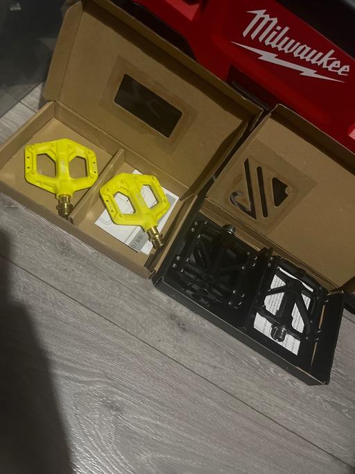  — Bike pedals