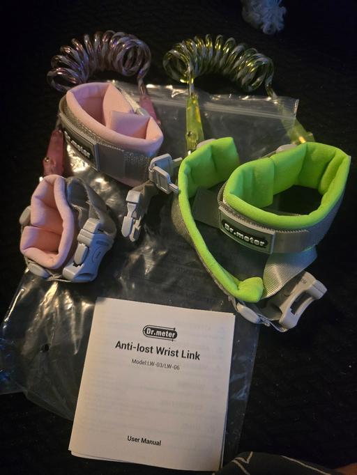  — NEW Dr Meter Anti lost wrist links child