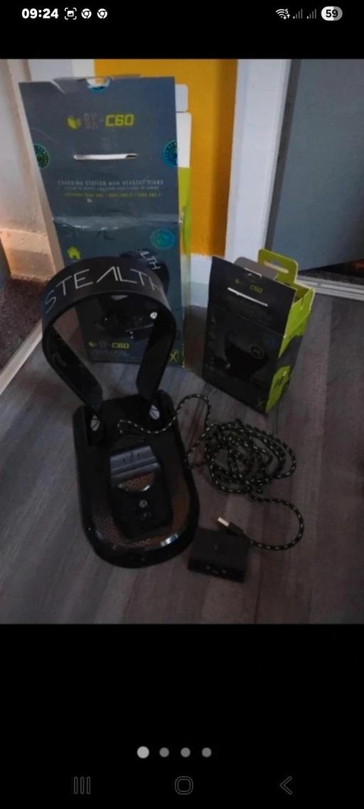  — Charging Station & Headset Stand.