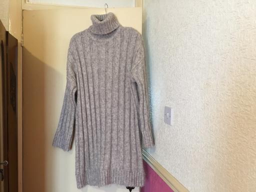  — Ladies Jumper Dress says M but very Stretchy