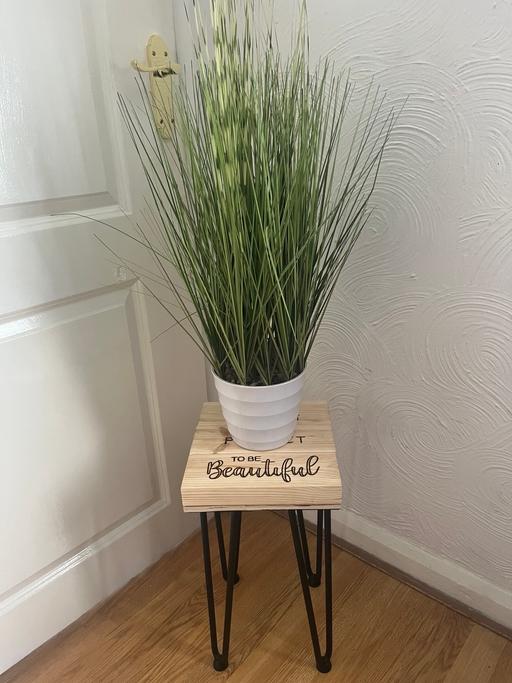 — Handmade plant stand