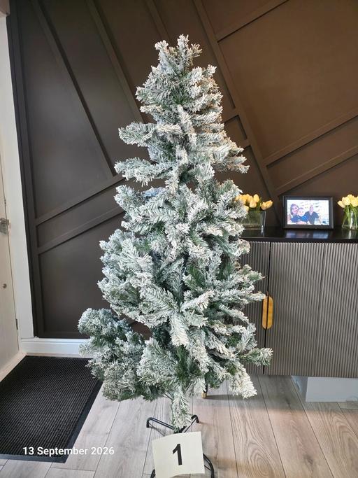  — Asinse 6FT Snow Flocked Christmas Tree