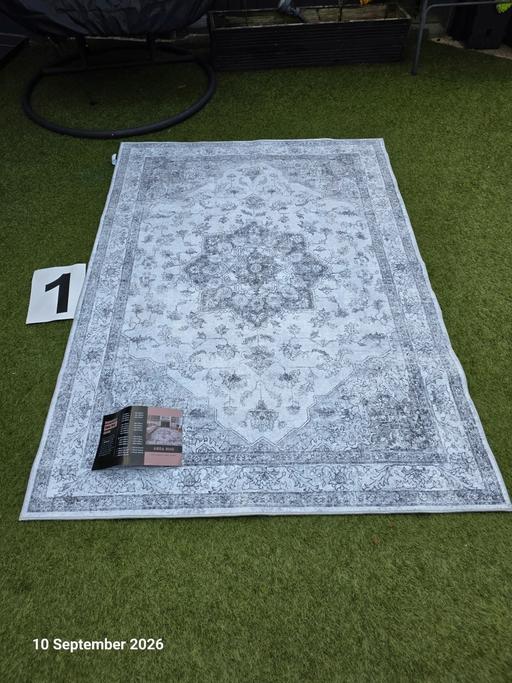  — Vintage Low Pile Area Rug 140x200cm