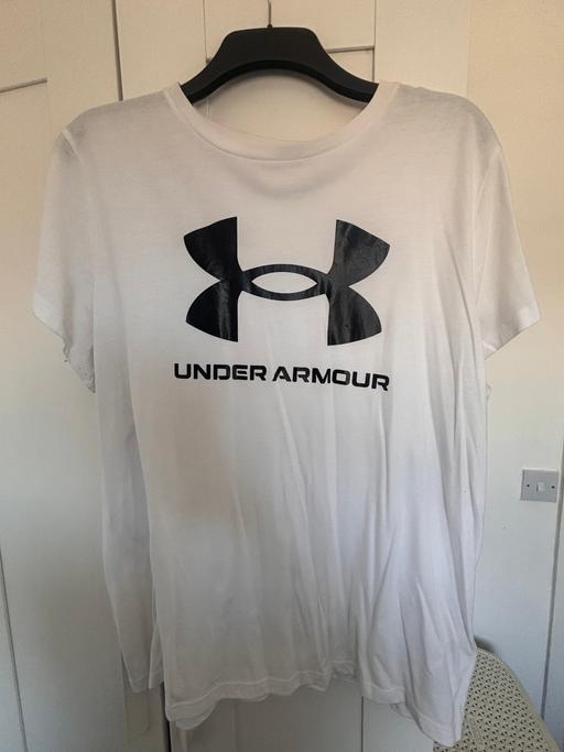  — Womans Under armour Tshirt