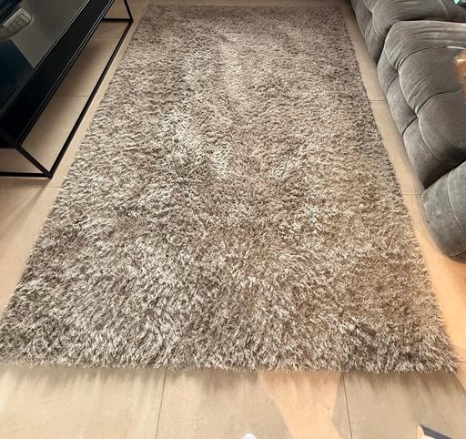  — Comfy, Fluffy Grey Rug