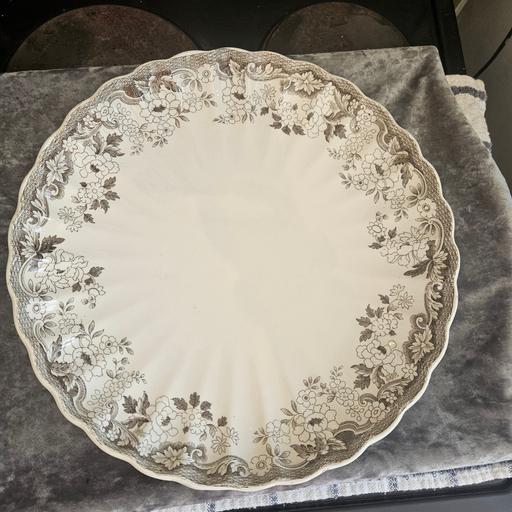  — cope land large scalloped dish²