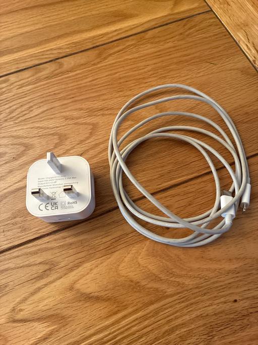  — Apple Charger