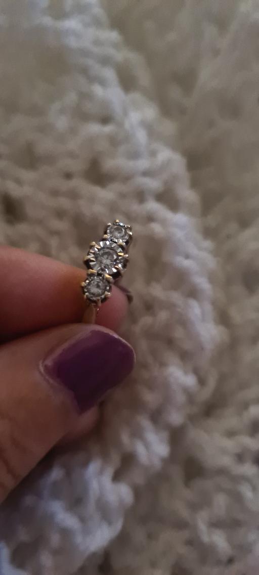  — 18 ct gold diamond ring