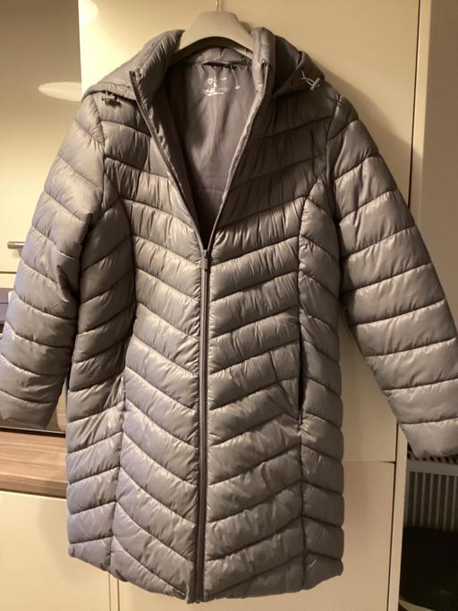  — Size L grey padded hooded coat