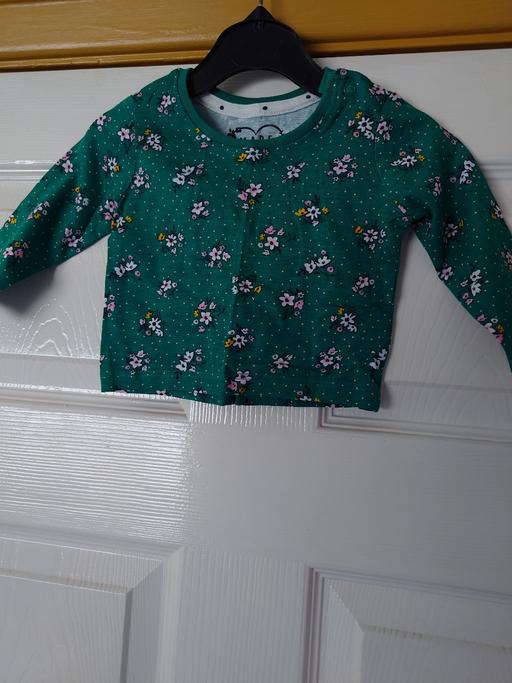  — Baby girls green long sleeve top size 0-3M