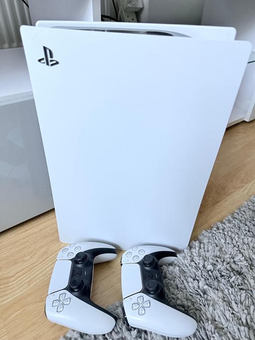  — PS5 Disc Edition - 1 TB external SSD Bundle