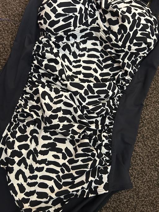  — Women swimming costume