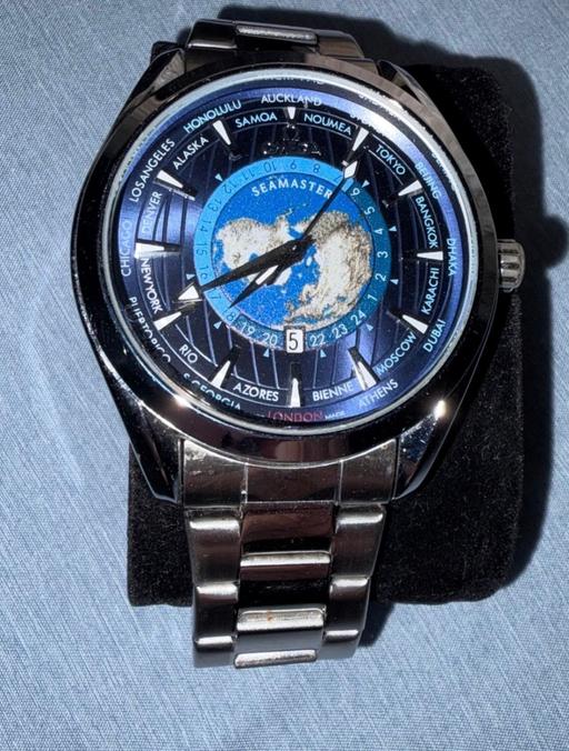  — Men’s fashion watch