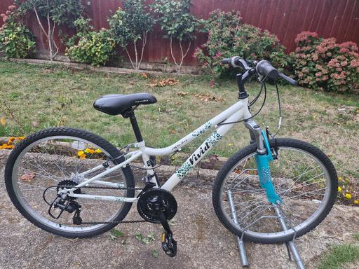  — GIRLS APOLLO BIKE BICYCLE