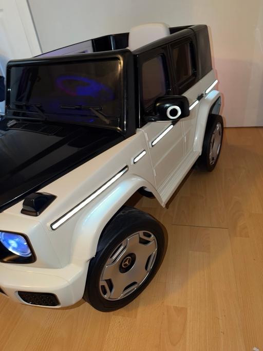  — Electric Ride-On Mercedes-Benz for kids