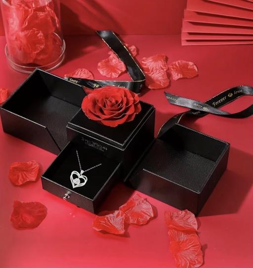  — Romantic Gift Set – Heart Necklace + Rose Box
