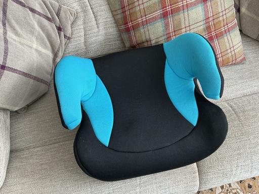  — Car booster seat